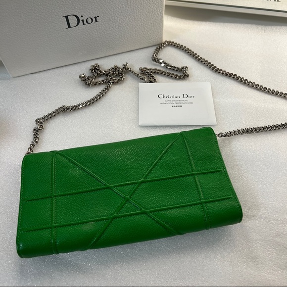 Diorama wallet on chain - Picture 4 of 12